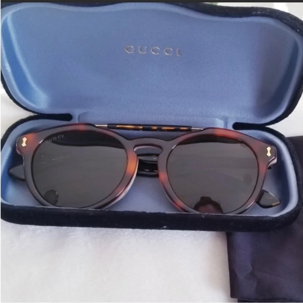 Gucci Havana Sunglasses - Picture 4 of 8